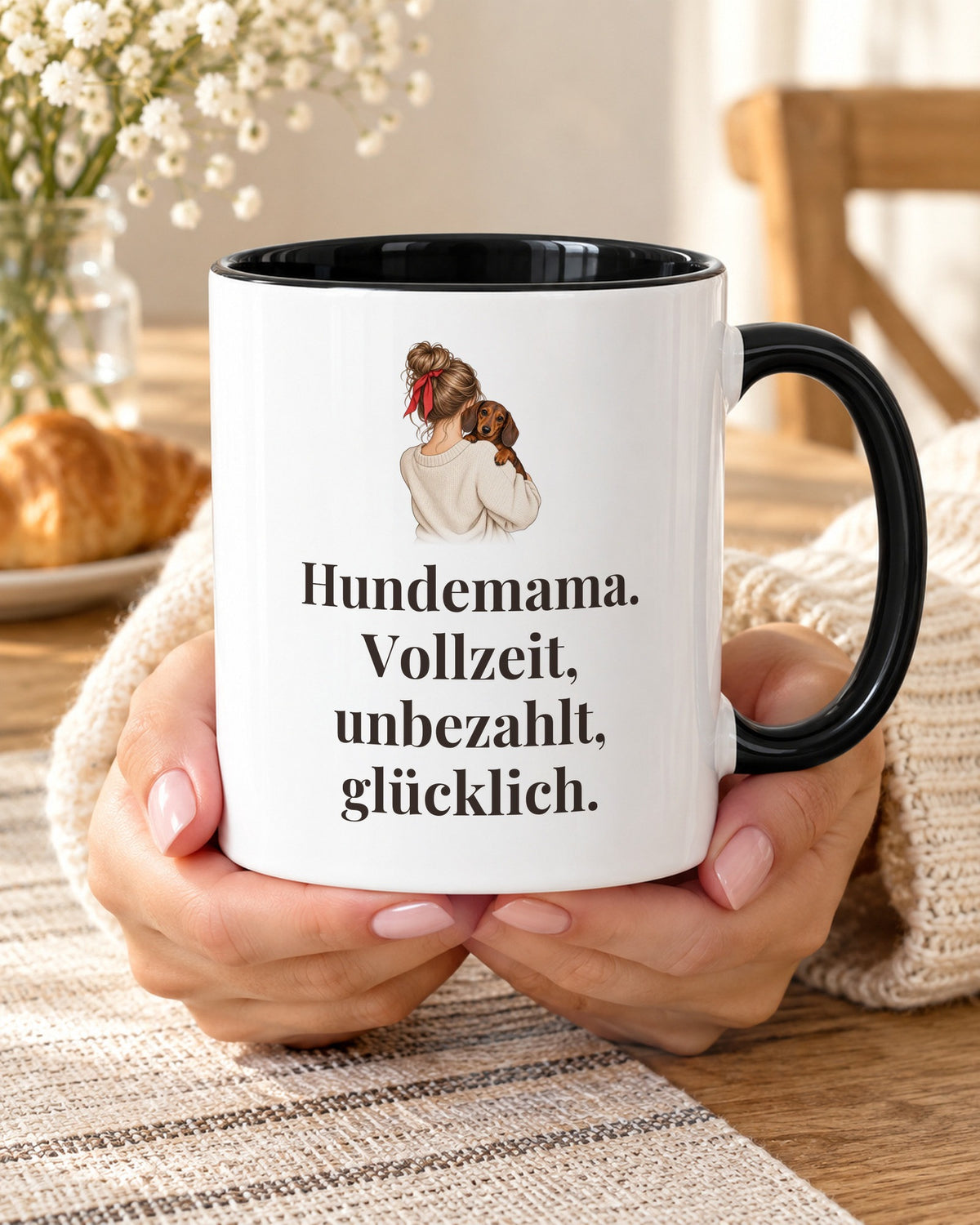 Hundetasse mit Spruch: Hundemama. Vollzeit, unbezahlt, glücklich, Akzenttasse innen schwarz