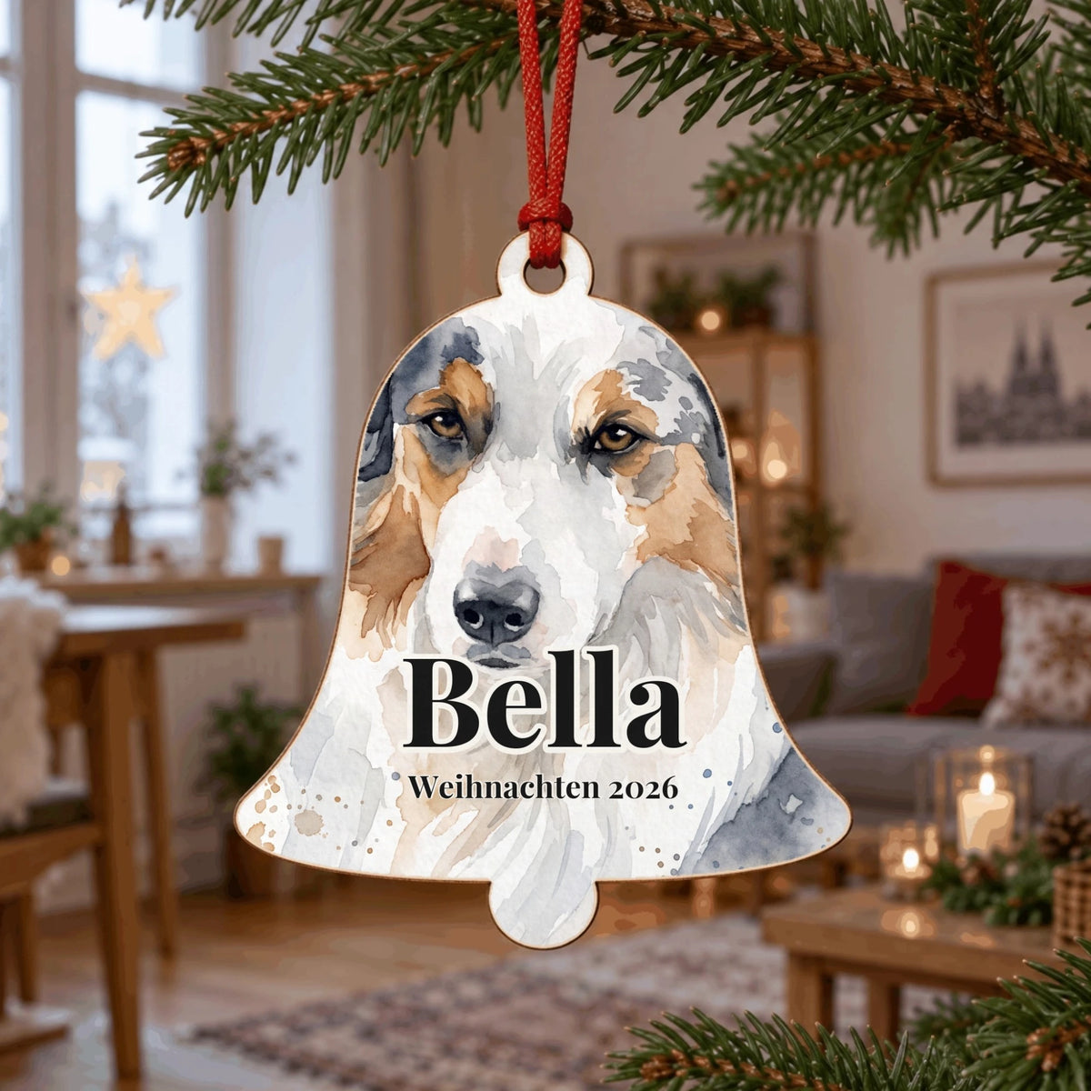 Baumschmuck aus Holz in Glockenform mit Hundeportrait und Namen