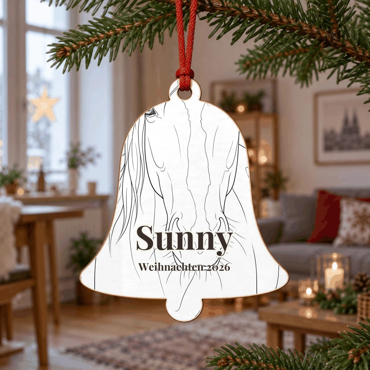 Baumschmuck aus Holz in Glockenform mit Pferdeportrait und Namen