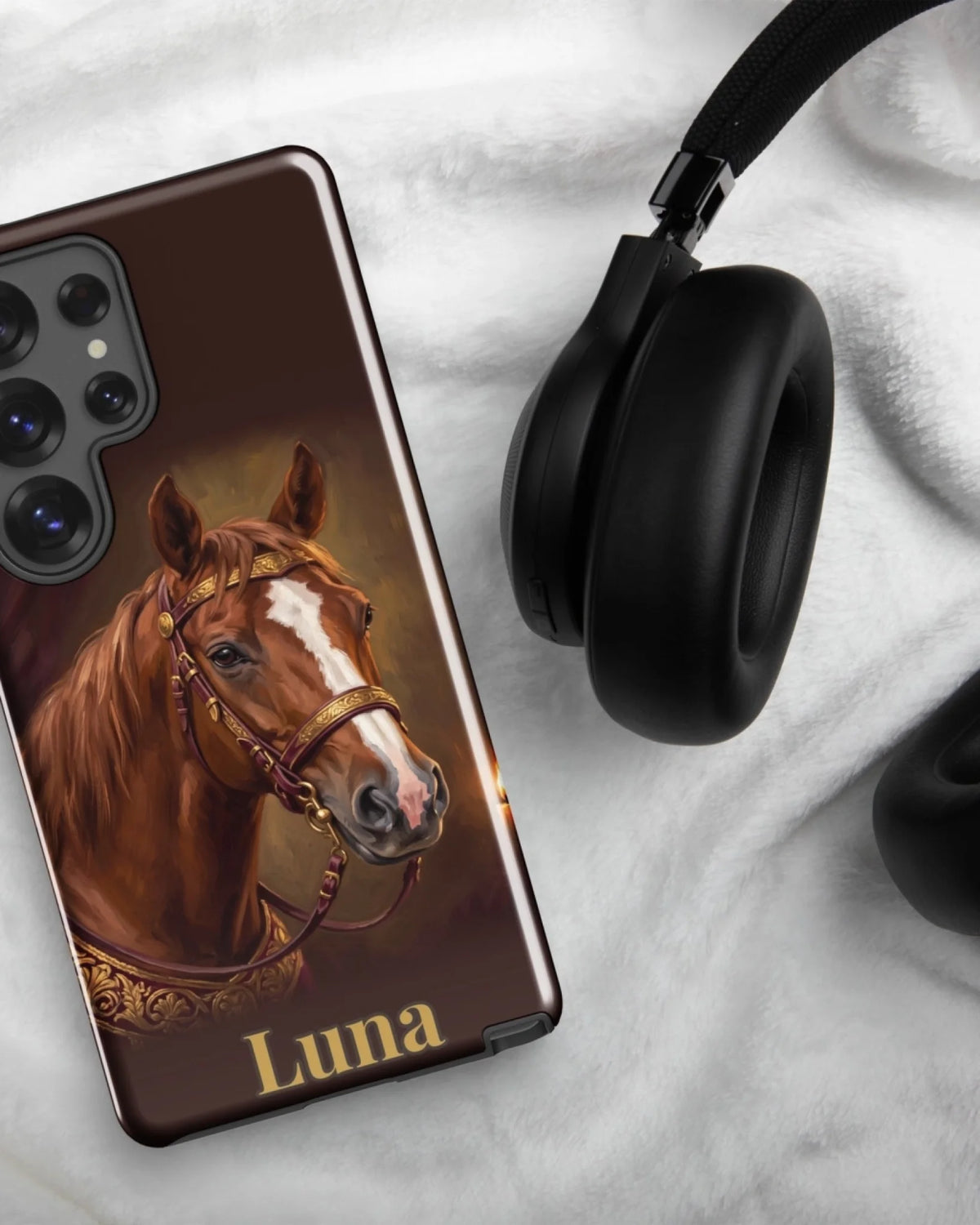 Samsung-Hülle mit Pferdeportrait im Royal-Stil und Namen Luna