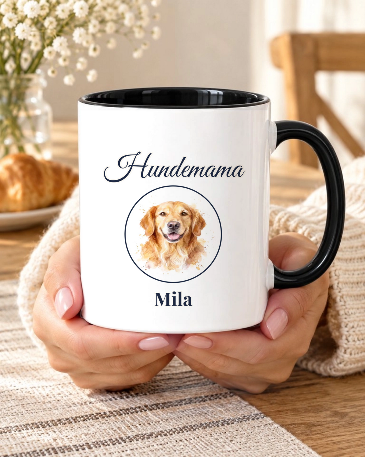 Tasse Hundemama und Hundepapa mit Foto, Akzenttasse mit schwarzer Innenseite am Frühstückstisch