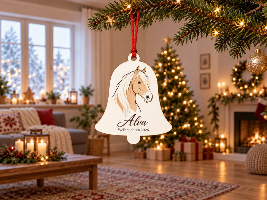 Baumschmuck Glocke mit Haflinger und Namen Alva am Weihnachtsbaum